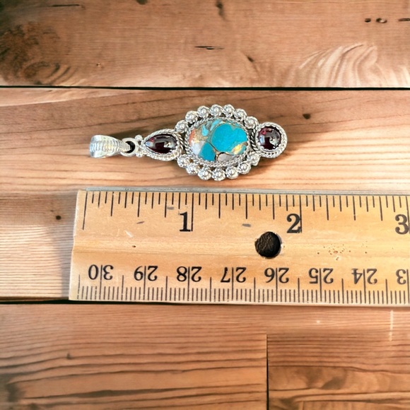 Sterling Silver Spiny Oyster & Red Garnet Pendant - Picture 4 of 8